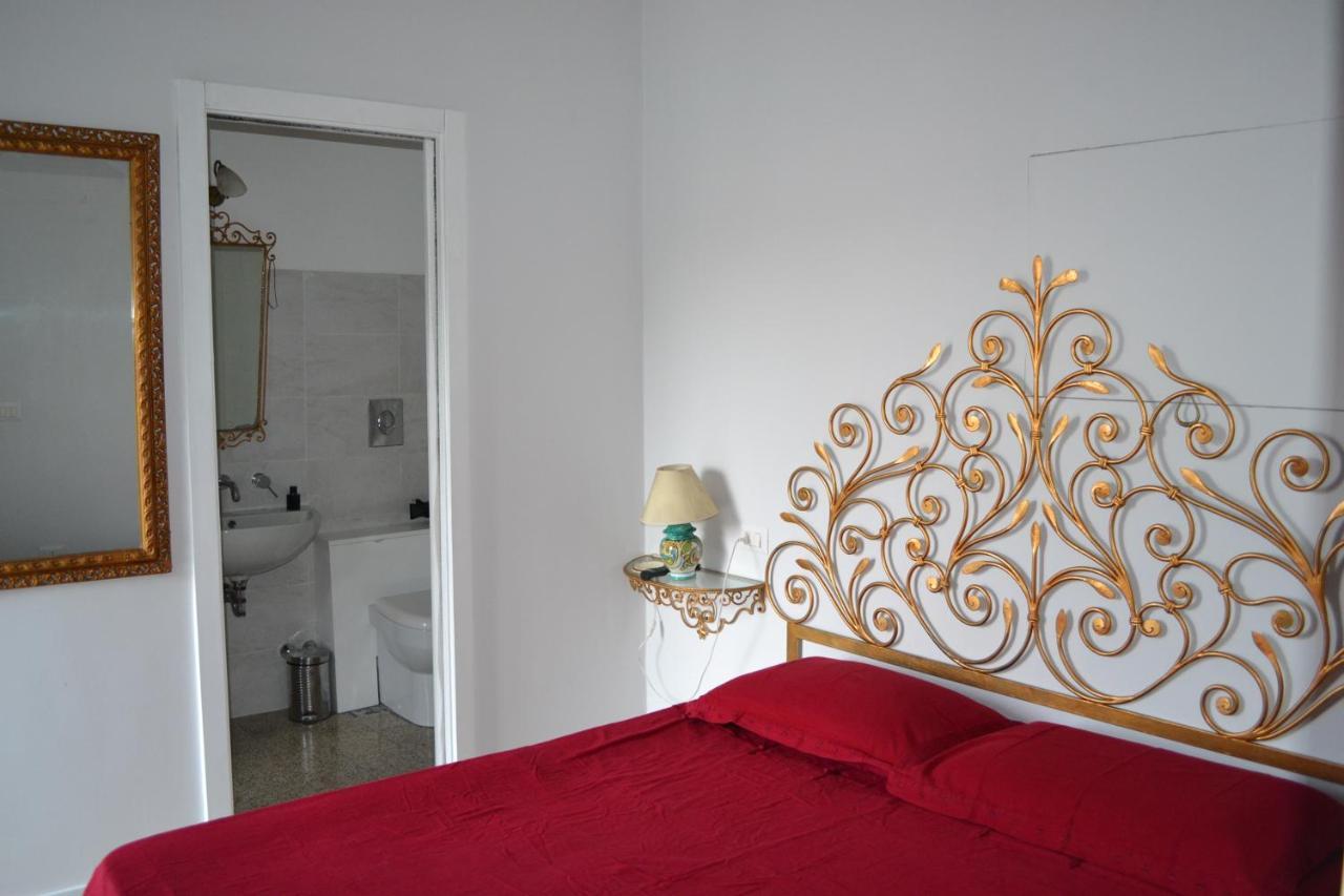 B&B Charming House 살레르노 외부 사진