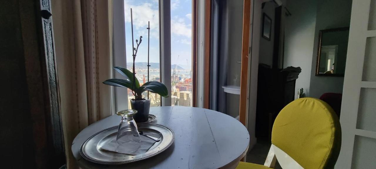 B&B Charming House 살레르노 외부 사진