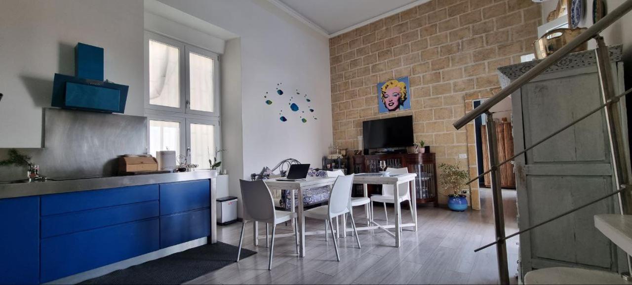 B&B Charming House 살레르노 외부 사진