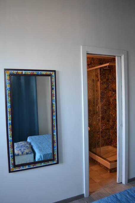 B&B Charming House 살레르노 외부 사진