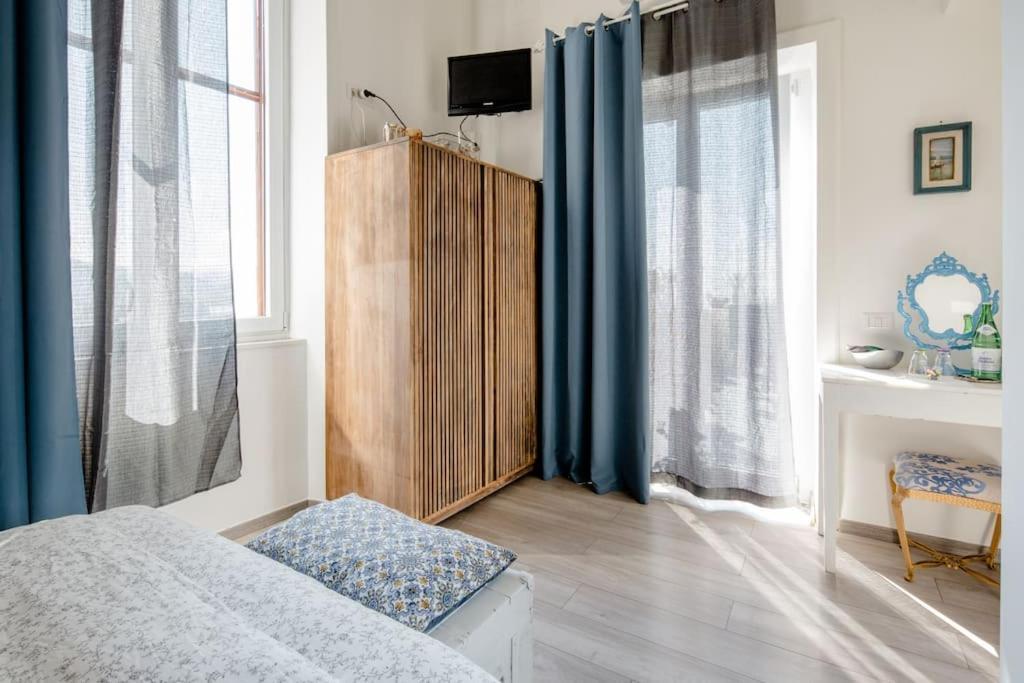 B&B Charming House 살레르노 외부 사진