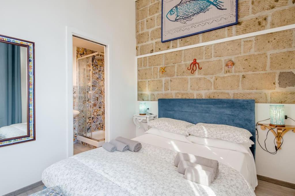 B&B Charming House 살레르노 외부 사진