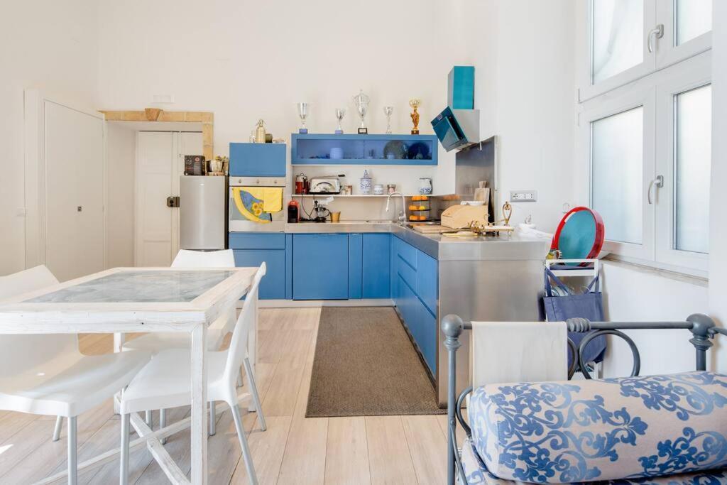 B&B Charming House 살레르노 외부 사진