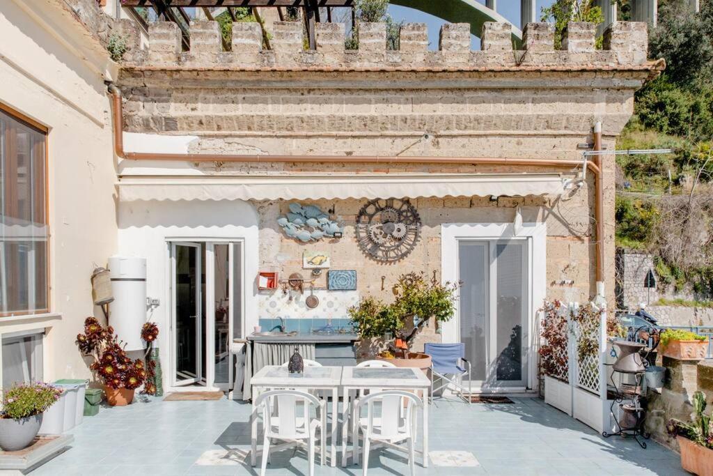B&B Charming House 살레르노 외부 사진